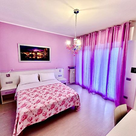 Ai Giardini Rooms -Vicino Ospedale Borgo Trento E Centro Storico Verona Exterior photo