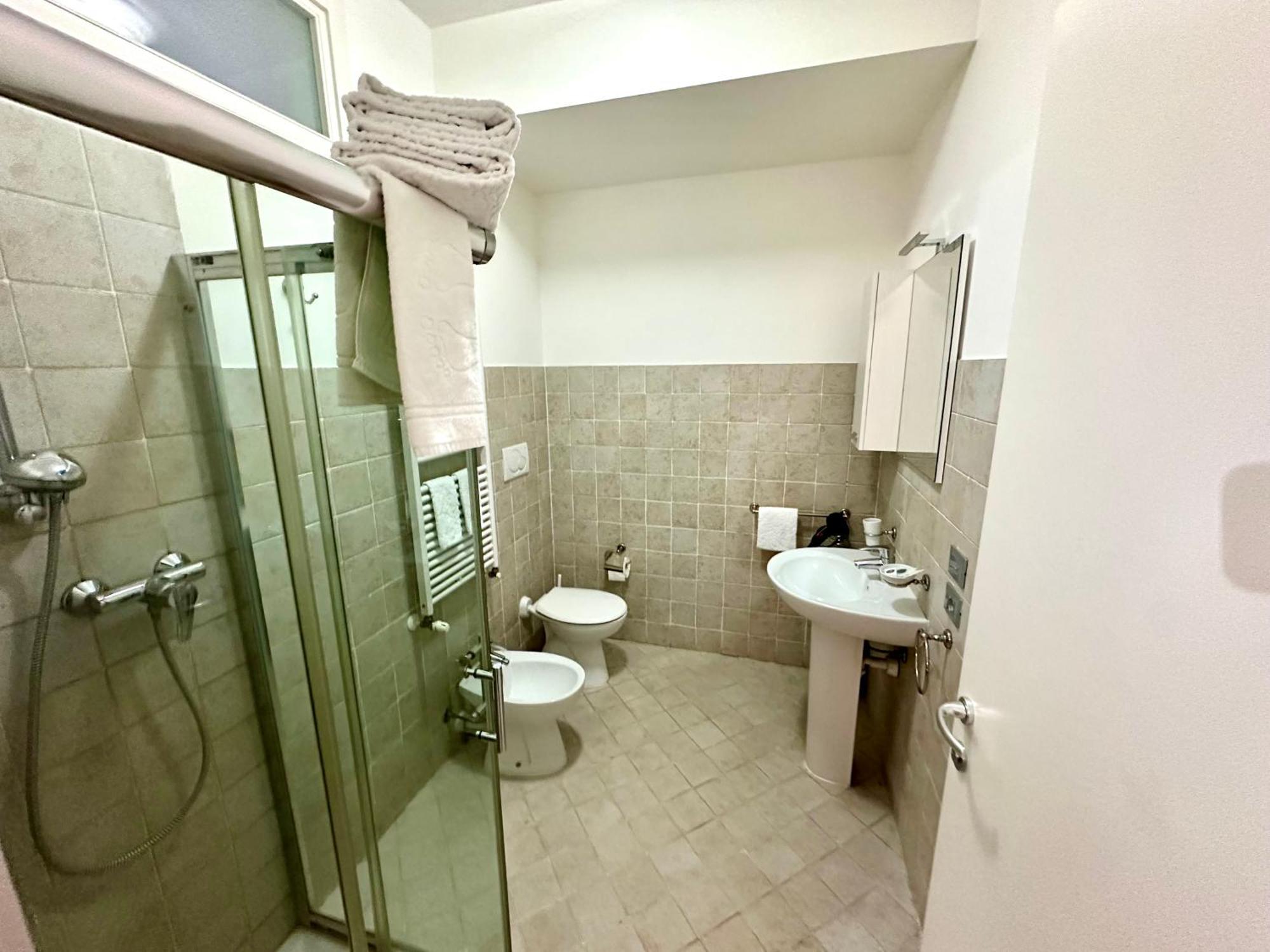 Ai Giardini Rooms -Vicino Ospedale Borgo Trento E Centro Storico Verona Exterior photo