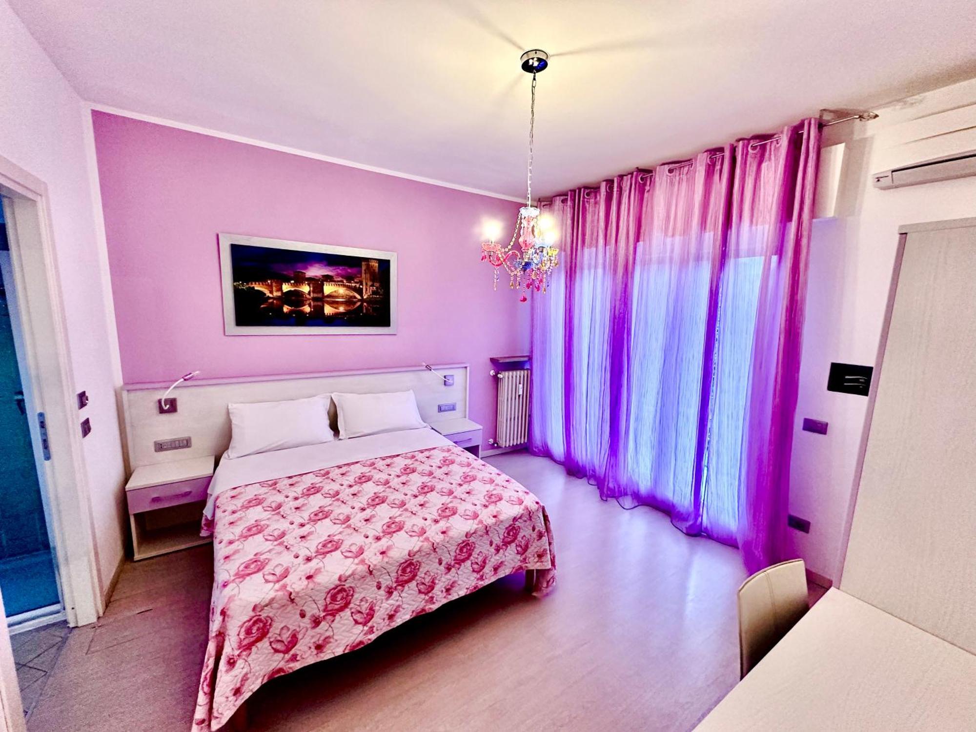 Ai Giardini Rooms -Vicino Ospedale Borgo Trento E Centro Storico Verona Exterior photo