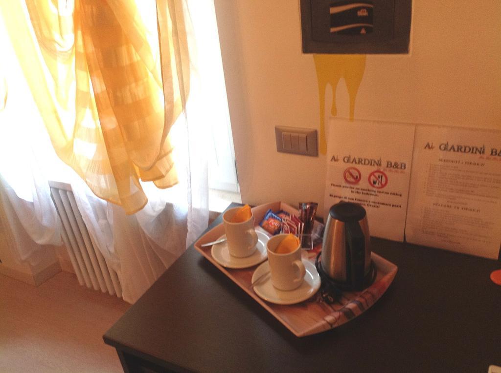 Ai Giardini Rooms -Vicino Ospedale Borgo Trento E Centro Storico Verona Room photo
