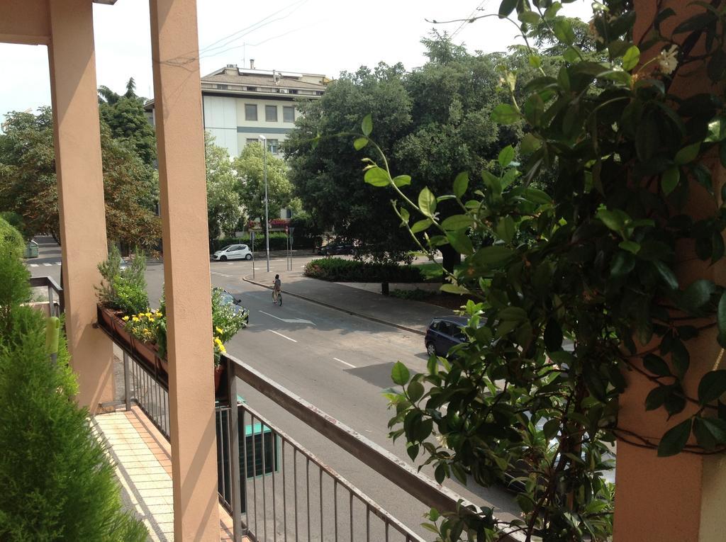 Ai Giardini Rooms -Vicino Ospedale Borgo Trento E Centro Storico Verona Exterior photo