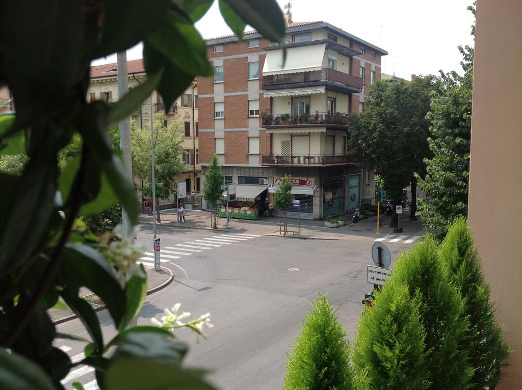 Ai Giardini Rooms -Vicino Ospedale Borgo Trento E Centro Storico Verona Exterior photo