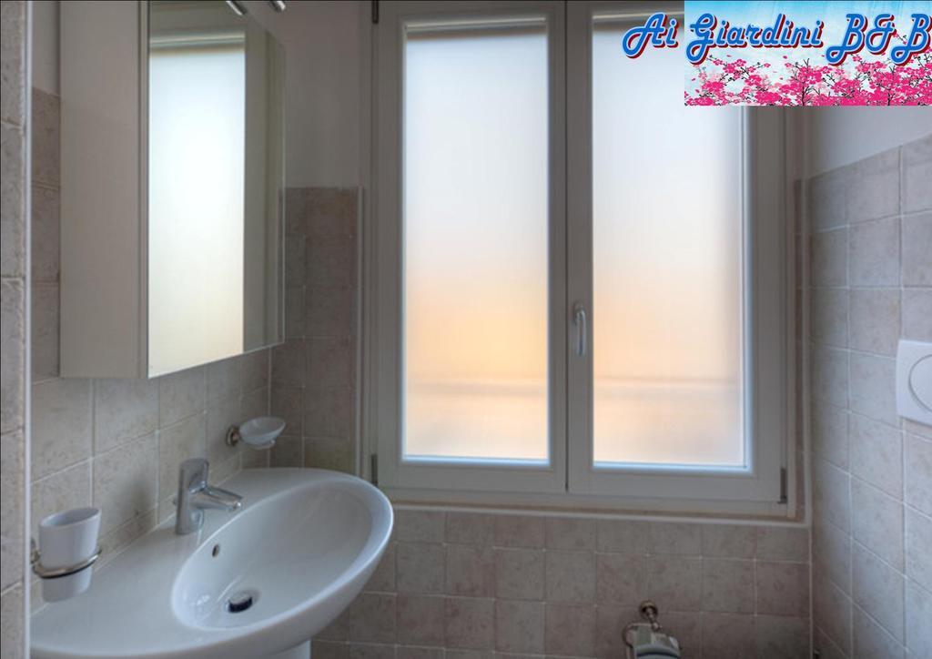 Ai Giardini Rooms -Vicino Ospedale Borgo Trento E Centro Storico Verona Room photo